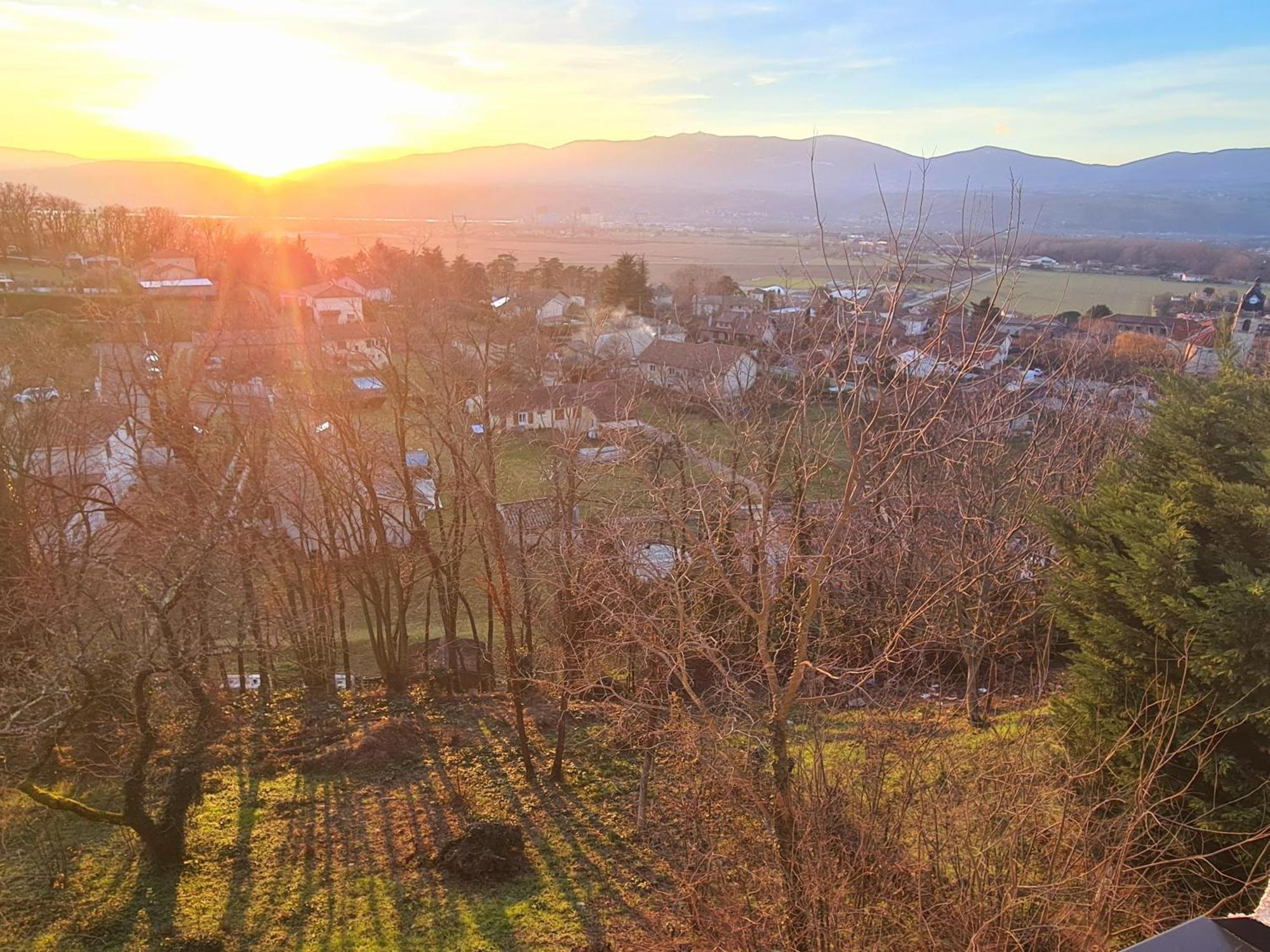Gite De 70M² Avec Vue Sur Le Massif Du Pilat Clonas-sur-Vareze Екстериор снимка